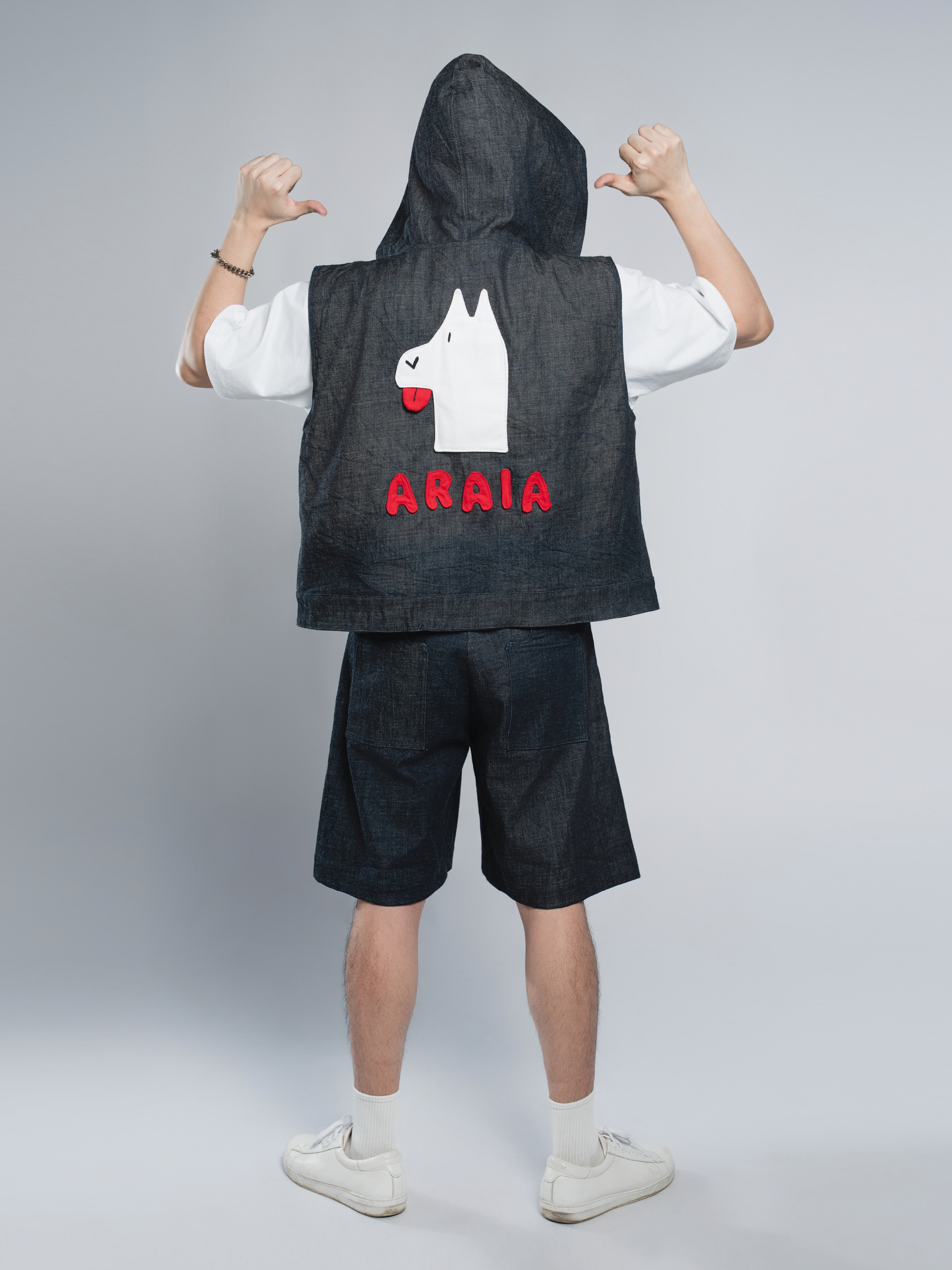 Hooddog — back view