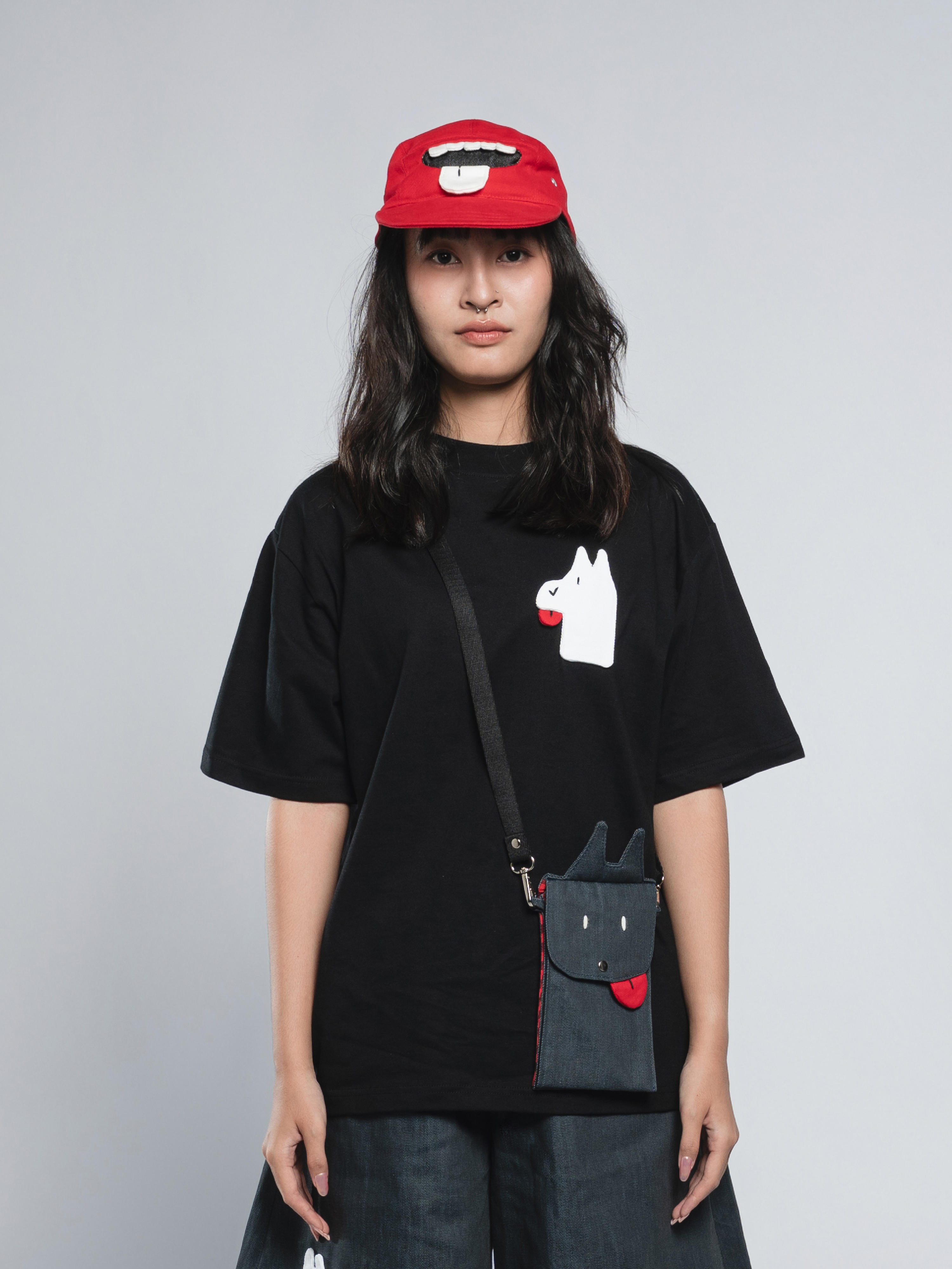 D-shirt — back view