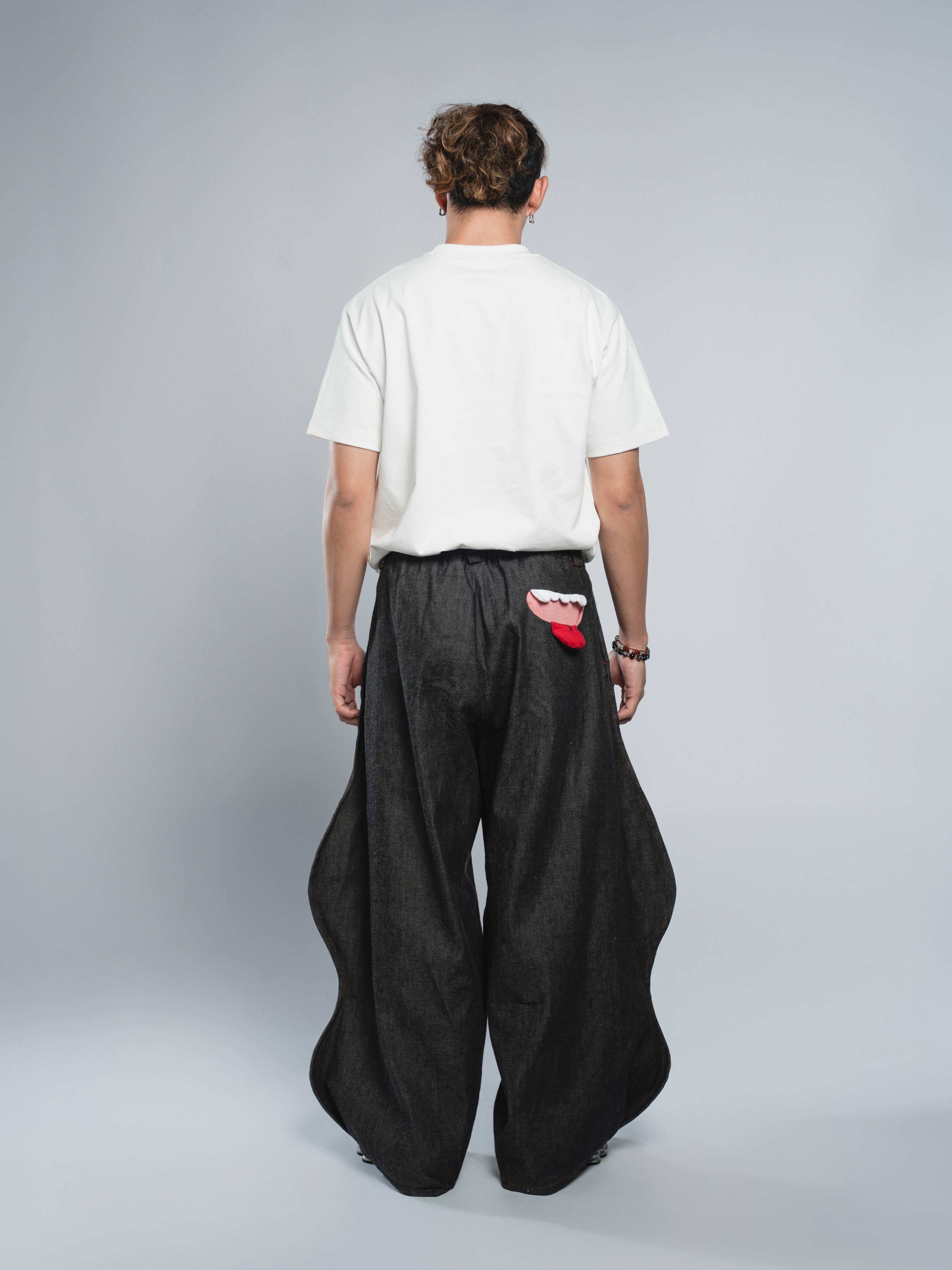 Two curve — back view